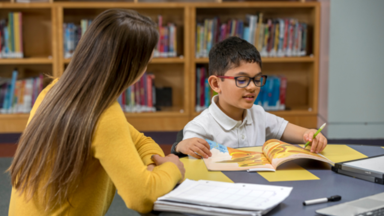 Quais são as melhores estratégias de educação inclusiva para alunos com autismo?